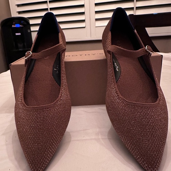 NEW- The Point Mary Jane II in Bronze size 8/smoke free home - Picture 14 of 16